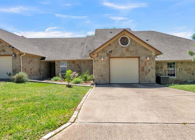 Property at 4 Matthews Dr, Lampasas, TX 76550, 2 beds, 1.5 baths