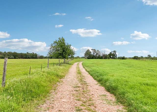 Property at 170 Zack Ln, Giddings, TX 78942, 4 beds, 1 bath