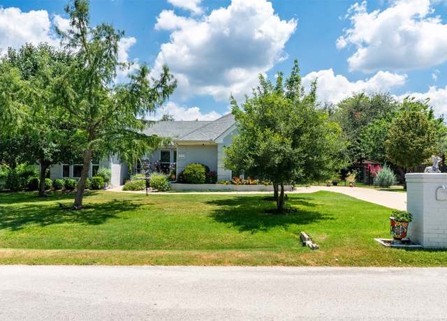 Property at 212 Palos Verdes Dr, Lakeway, TX 78734, 4 beds, 2.5 baths