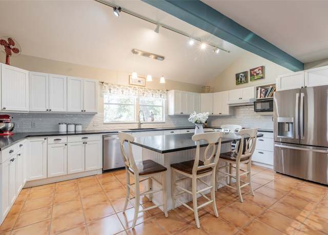 Property at 205 Spanish Oak Trl, Dripping Springs, TX 78620, 4 beds, 3 baths
