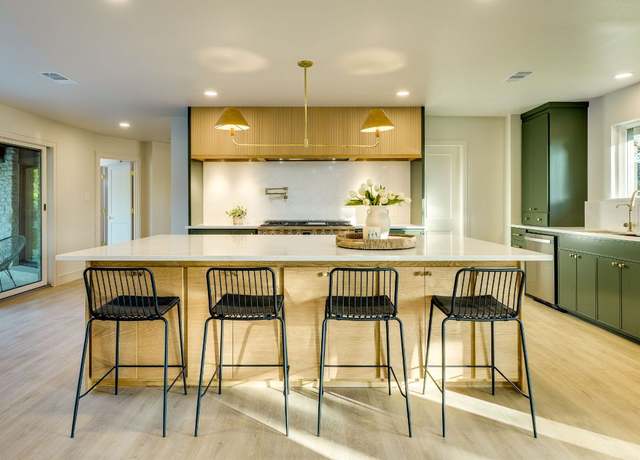 Property at 9909 Oliver Dr, Austin, TX 78736, 4 beds, 5 baths