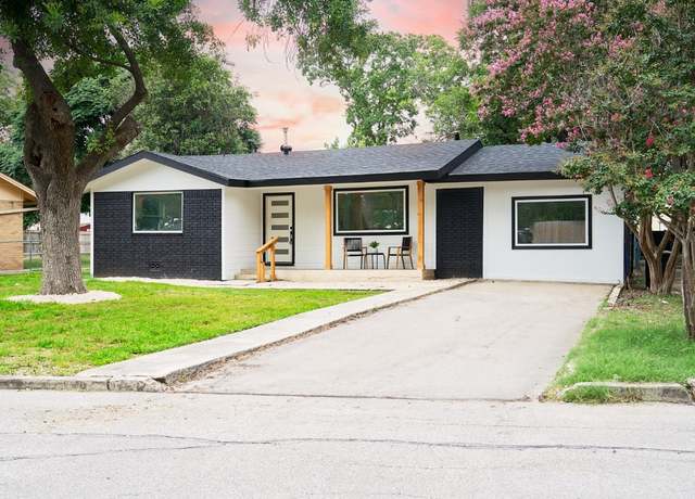 Property at 443 Lockener Ave, New Braunfels, TX 78130, 3 beds, 1 bath
