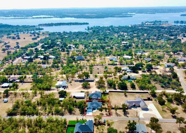 Property at 1514 Green Valley Ln, Granite Shoals, TX 78654, 3 beds, 2.5 baths