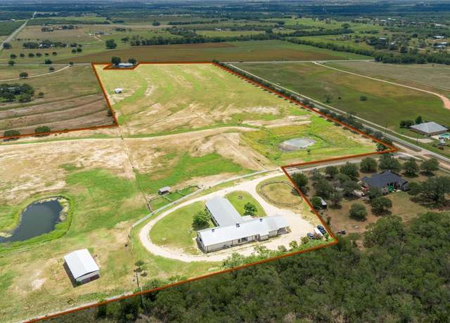 Property at 404 Annies Ln, La Vernia, TX 78121, 2 beds, 2.5 baths