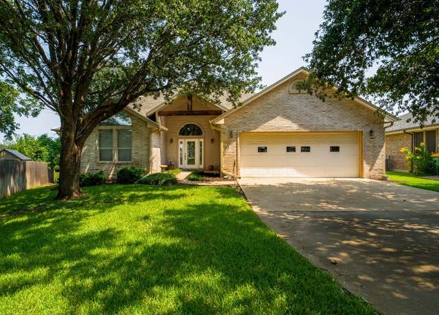 Property at 100 Turkey Run, Meadowlakes, TX 78654, 3 beds, 2.5 baths