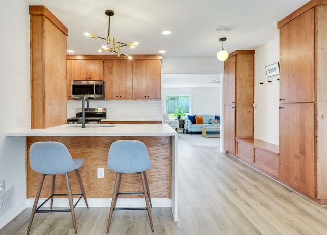 Property at 905 Turtle Creek Blvd, Austin, TX 78745, 3 beds, 2 baths