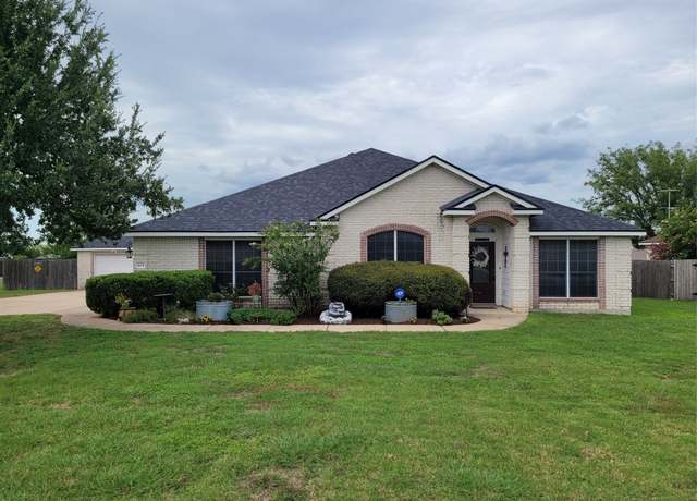 Property at 401 Rio Grande Ave, Hutto, TX 78634, 4 beds, 3 baths