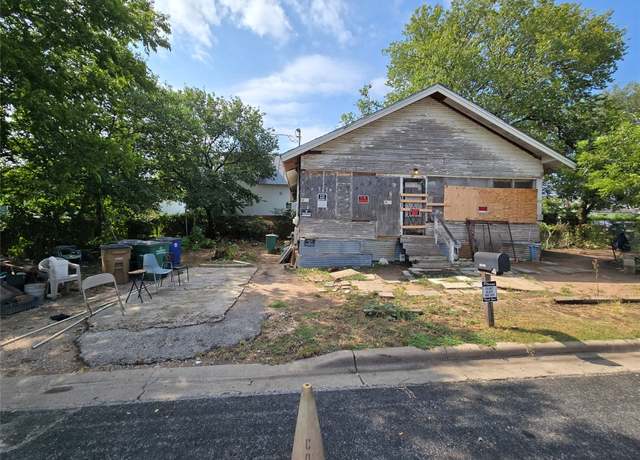 Property at 2603 E 14th St, Austin, TX 78702, 2 beds, 1 bath