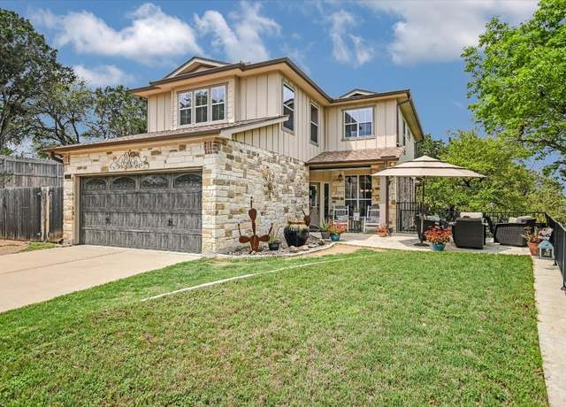 Property at 7404 Little Oak Cir, Lago Vista, TX 78645, 3 beds, 2.5 baths