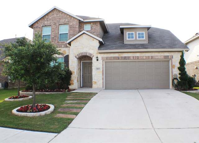 Property at 1013 S San Marcos St, Manor, TX 78653, 5 beds, 4 baths
