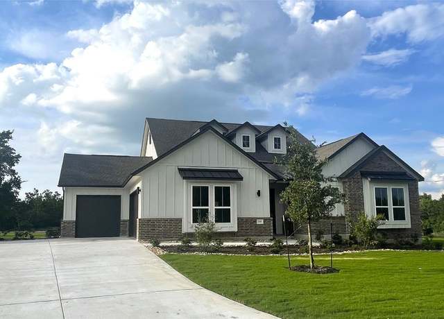 Property at 100 Northcrest Dr, Liberty Hill, TX 78642, 4 beds, 3 baths
