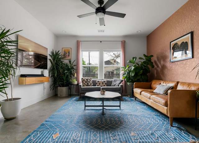 Property at 2912 Govalle Ave Unit A, Austin, TX 78702, 3 beds, 2.5 baths