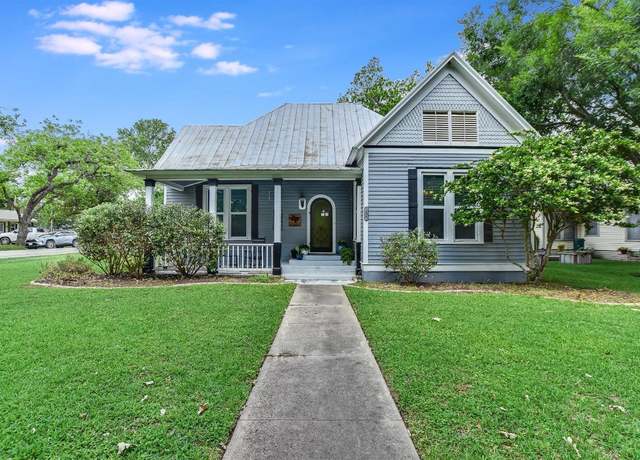 Property at 401 Mills St, Smithville, TX 78957, 3 beds, 3 baths