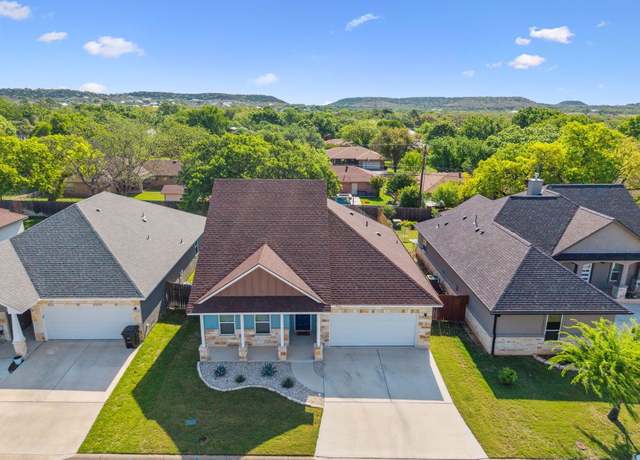 Property at 206 N Winston Dr, Fredericksburg, TX 78624, 2 beds, 2 baths