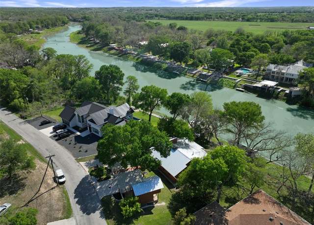 Property at 200 Turtle Ln, Seguin, TX 78155, 4 beds, 3 baths