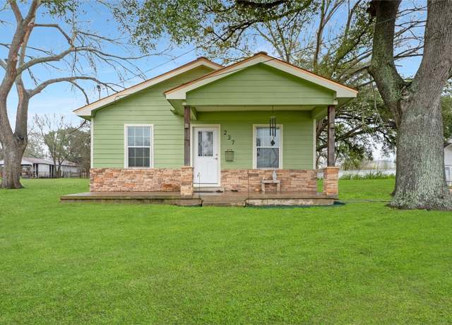 Property at 237 San Marcos Hwy, Luling, TX 78648, 2 beds, 1 bath