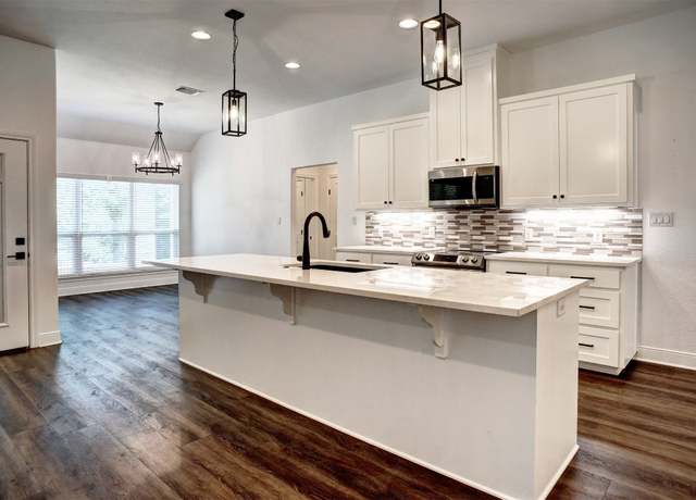 Property at 102 Kaena Ln, Bastrop, TX 78602, 4 beds, 3 baths
