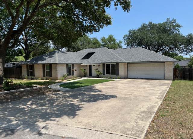 Property at 110 Fleetwood Dr, New Braunfels, TX 78130, 4 beds, 2 baths