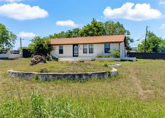 Property at 300 Avenue T, Marble Falls, TX 78654, 3 beds, 2 baths