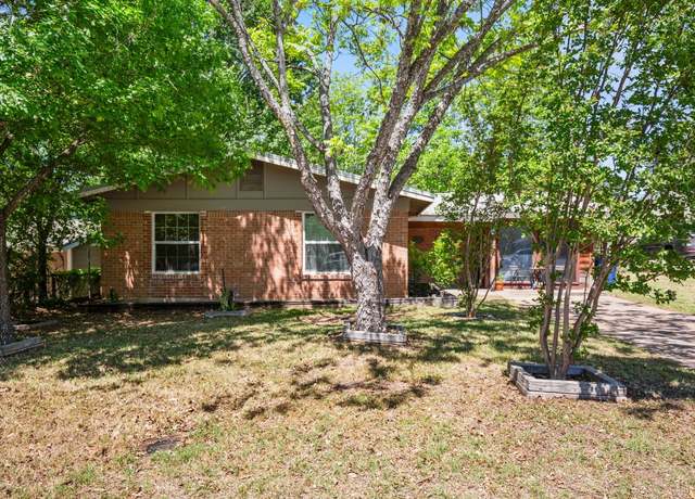 Property at 4606 S 2nd St, Austin, TX 78745, 4 beds, 1 bath