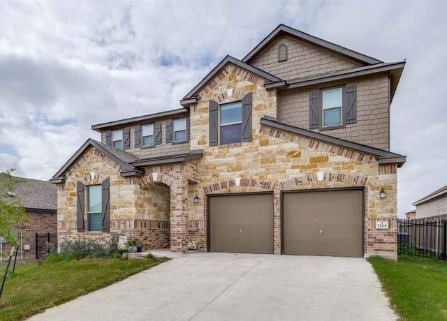 Property at 7203 Wink Way, Austin, TX 78744, 5 beds, 3.5 baths