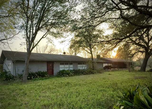 Property at 2101 N Beatty Ave, Livingston, TX 77351, 3 beds, 2 baths
