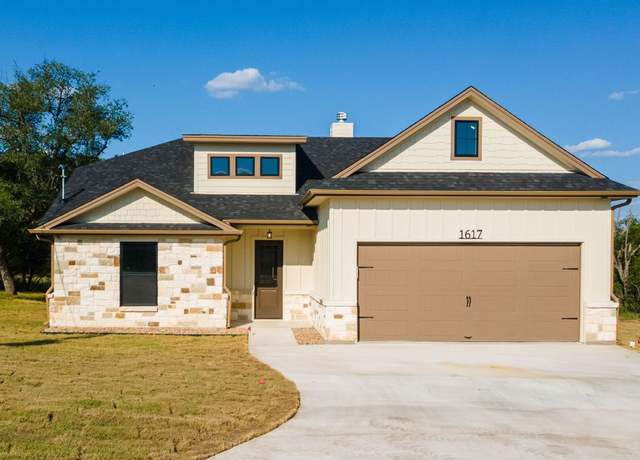 Property at 1617 Badger Ln, Lampasas, TX 76550, 4 beds, 2 baths