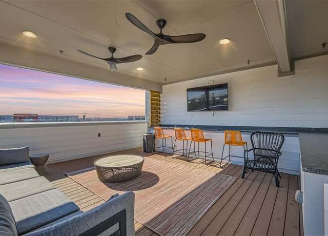 Property at 2220 Webberville Rd #402, Austin, TX 78702, 1 bed, 1 bath