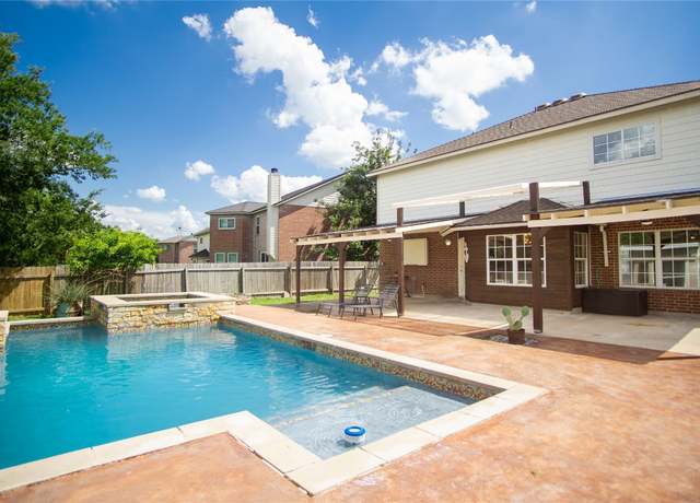 Property at 1112 Statler Bend Dr, Pflugerville, TX 78660, 4 beds, 2.5 baths