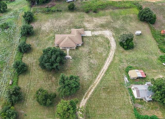 Property at 640 W F Ave, Milano, TX 76556, 3 beds, 3.5 baths