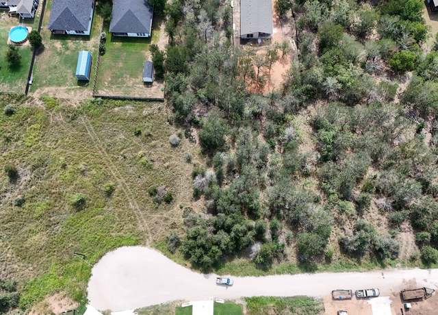 Property at 137 E Pauwela Ln, Bastrop, TX 78602