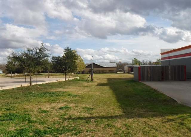 Property at 411 W Hwy 290 St, Elgin, TX 78621