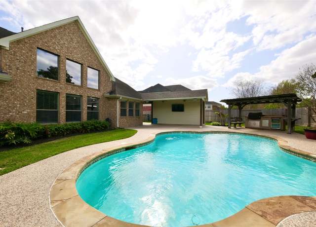 Property at 28502 Woodlark Dr, Katy, TX 77494, 5 beds, 3.5 baths