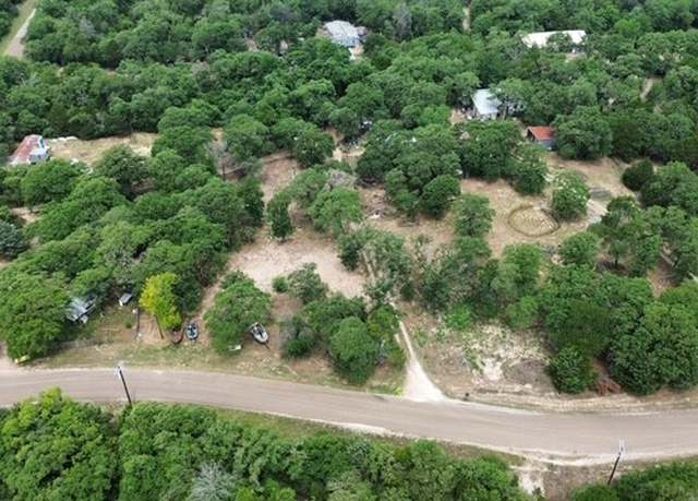 Property at 647 Hidden Oaks Dr, Elgin, TX 78621, 2 beds, 1 bath