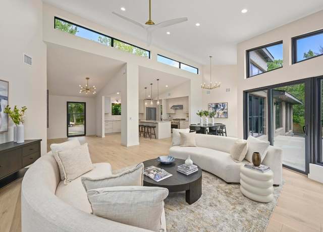 Property at 2001 Circle Hvn, Austin, TX 78741, 4 beds, 3.5 baths