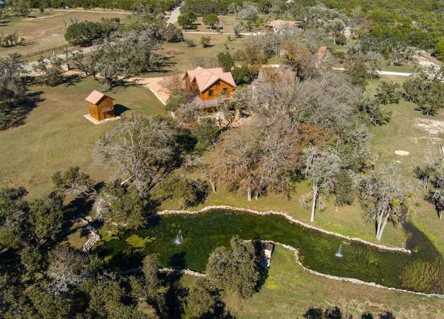 Property at 700 Ledgerock Rd, Wimberley, TX 78676, 6 beds, 5.5 baths