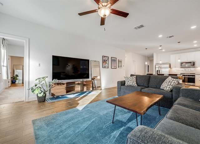 Property at 12021 Paseo De Los Lagos Ln, Manor, TX 78653, 4 beds, 3 baths