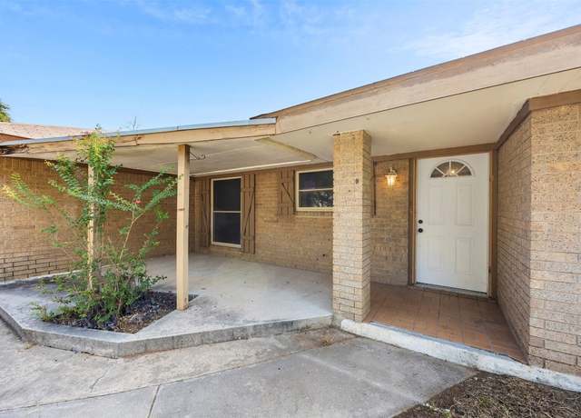 Property at 207 N River Oaks Dr, Burnet, TX 78611, 3 beds, 2 baths