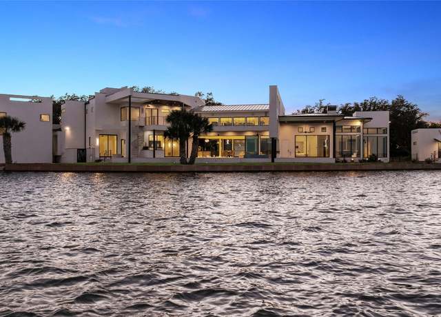 Property at 115 Estate Dr, Horseshoe Bay, TX 78657, 9 beds, 10.5 baths