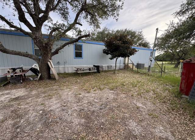 Property at 1001 Merinel Ln, Rockport, TX 78382, 3 beds, 2 baths