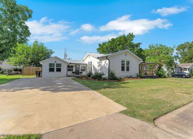 Property at 215 Paulus St, Schulenburg, TX 78956, 4 beds, 2 baths