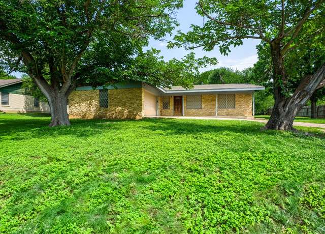 Property at 1107 Elm Ln, Marble Falls, TX 78654, 3 beds, 2 baths