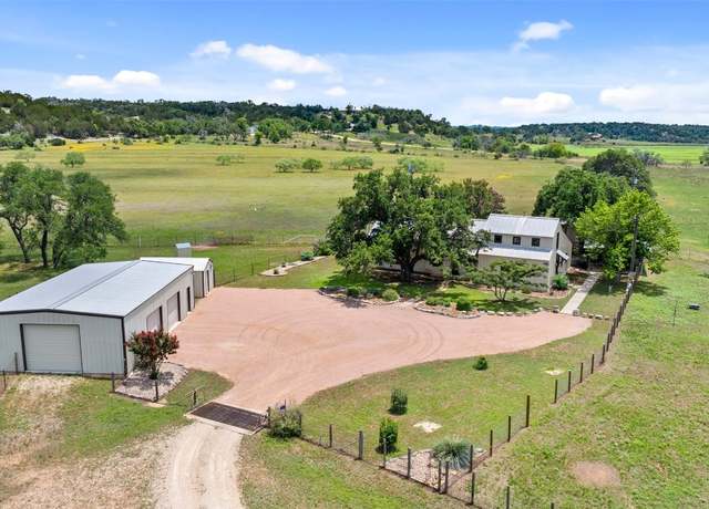 Property at 544 Alfred Henke Rd, Fredericksburg, TX 78624, 3 beds, 2 baths