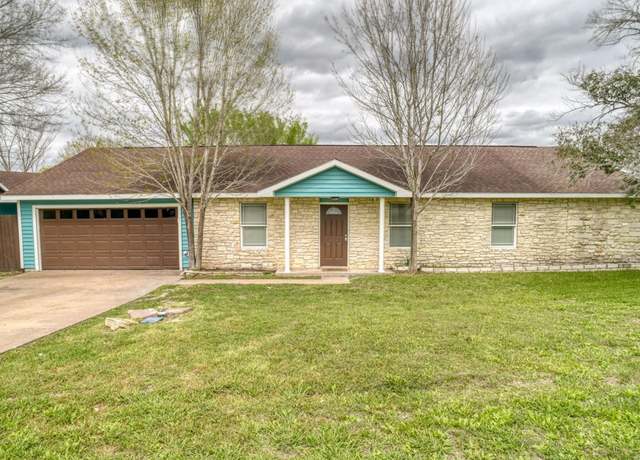 Property at 834 Country Club Drive Dr, La Grange, TX 78945, 5 beds, 3.5 baths