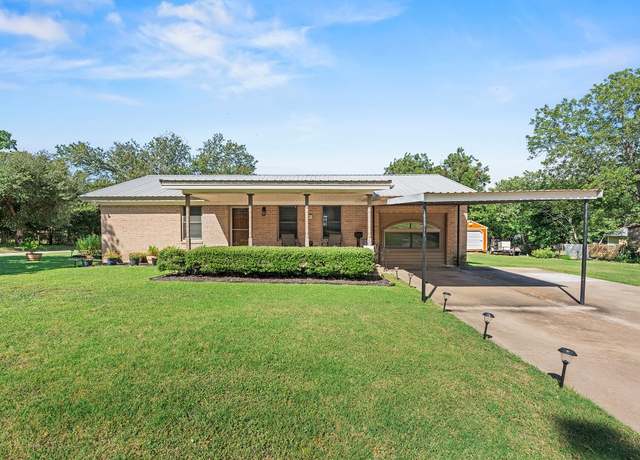 Property at 501 San Gabriel St, Rockdale, TX 76567, 2 beds, 2 baths