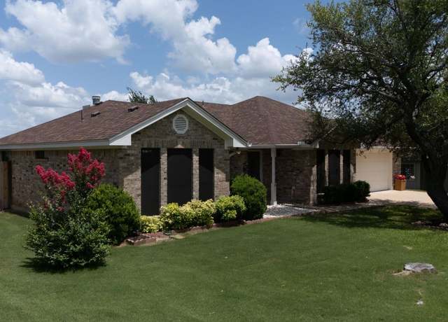 Property at 1903 Yellowstone Dr, Lampasas, TX 76550, 3 beds, 2 baths