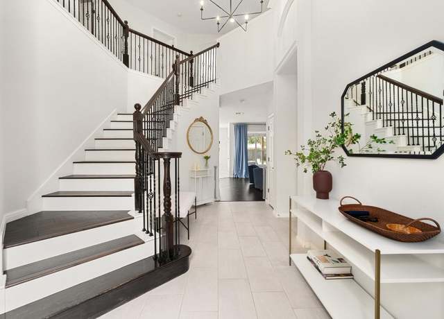 Property at 5701 Sunset Rdg, Austin, TX 78735, 3 beds, 2.5 baths