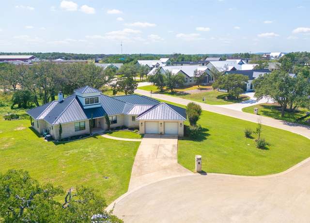 Property at 2 Squaw Cir, Wimberley, TX 78676, 3 beds, 2 baths