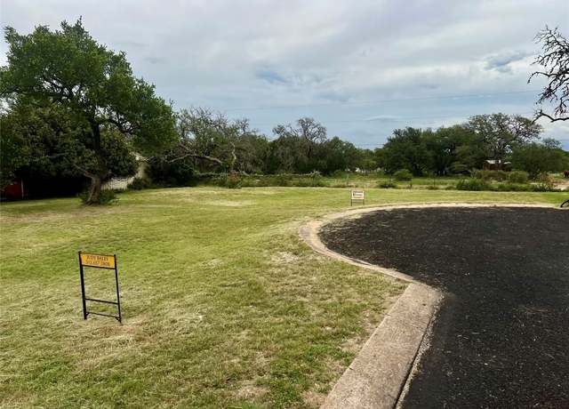 Property at 105 Pitchfork Dr, Johnson City, TX 78636
