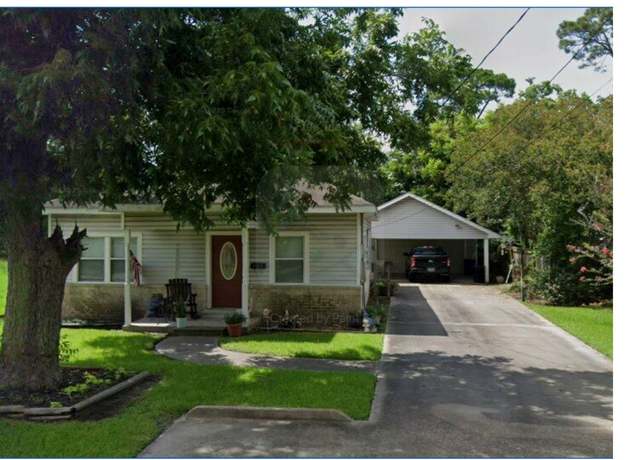 Property at 2126 11th St, Port Neches, TX 77651, 3 beds, 1.5 baths